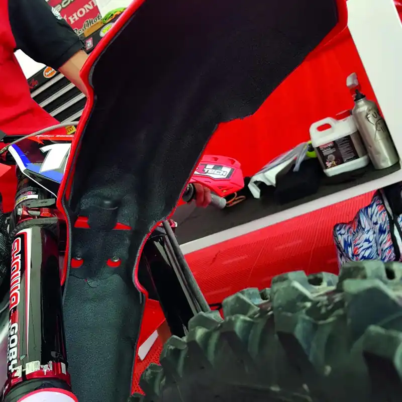 BLACKBIRD dýha proti blátu HONDA CRF 250 22-23, CRF 450 21-23 Pouze Dnes